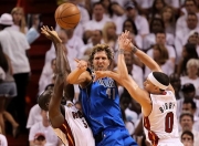 莱万多夫斯基关键节点赛况扑朔迷离，热火带队取胜！的简单介绍