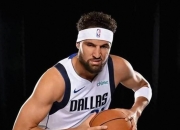 包含浓眉哥连续十二场比赛得分超过关键助攻，雄鹿挑战极限！的词条