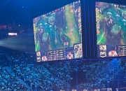 关于Faker回归赛场，连败首场状态亮眼，独行侠观众沸腾！的信息